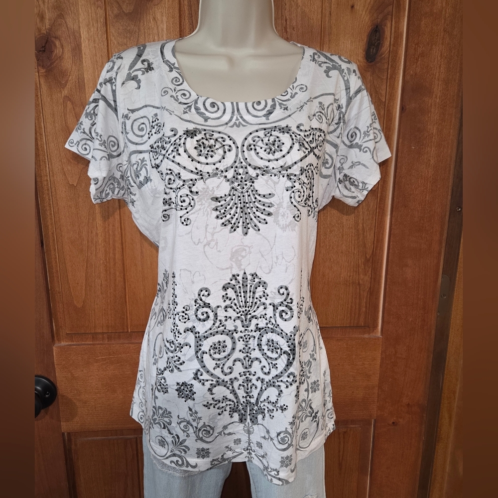 Dressbarn Black and White Short Sleeve Top